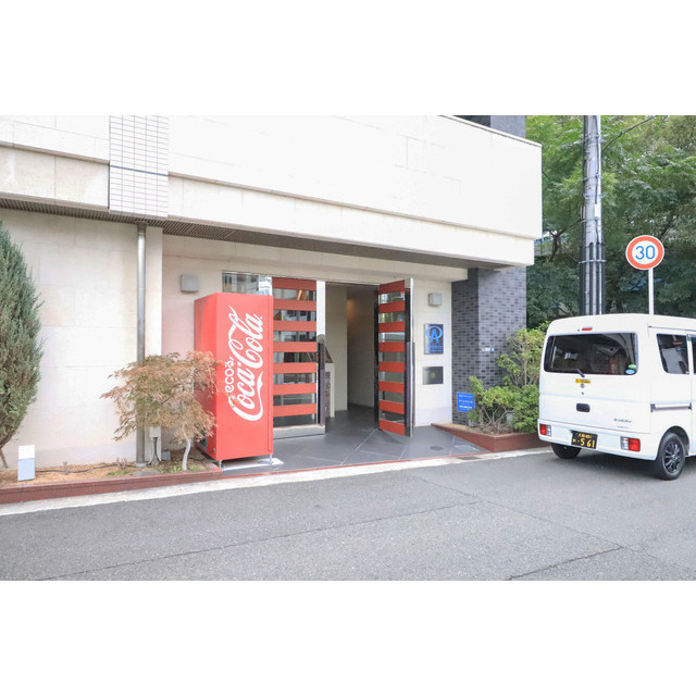 エントランス　清潔なエントランスです