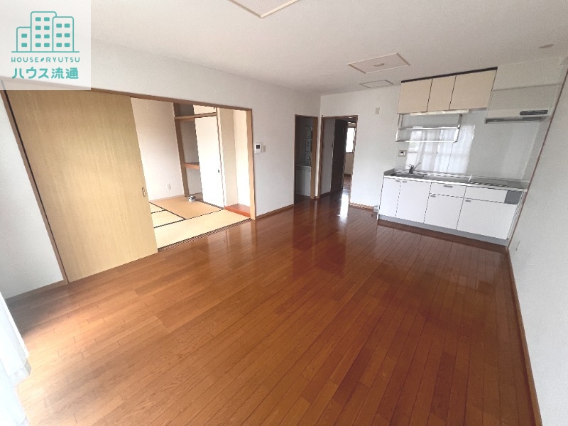 居室・リビング　※別号室の写真※