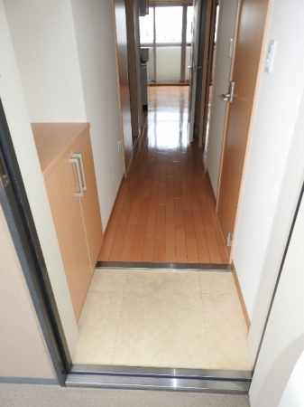 玄関　シンプルで使いやすい玄関です