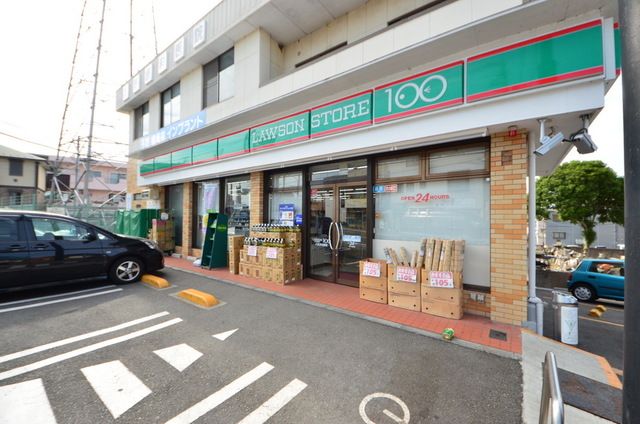 コンビニ　ローソンストア100八王子山田店（コンビニ）まで550m