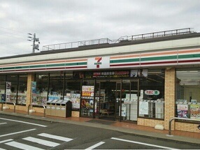 コンビニ　セブンイレブン見附新町３丁目店（コンビニ）まで1000m