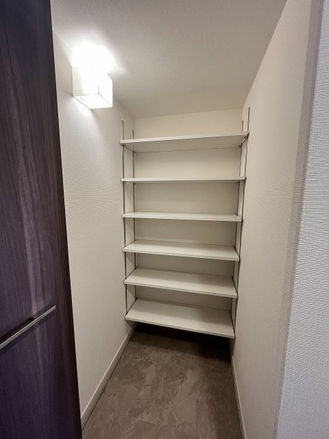 玄関　同物件、別号室のものです。