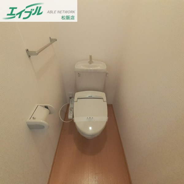 トイレ　別部屋のお写真です！