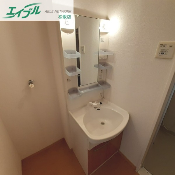 洗面設備　別部屋のお写真です！