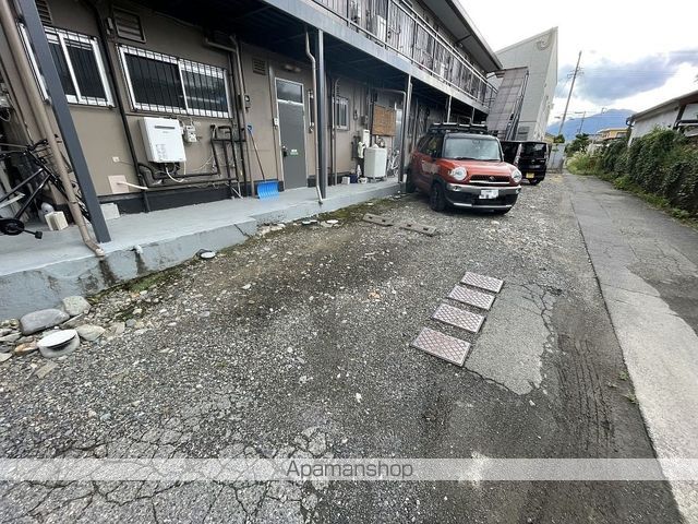 駐車場　駐車場