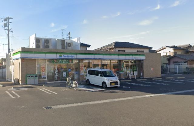 コンビニ　ファミリーマート愛西佐織庁舎前店（コンビニ）まで600m