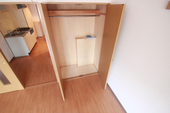 収納　掲載写真は同マンション別部屋参考写真となります。