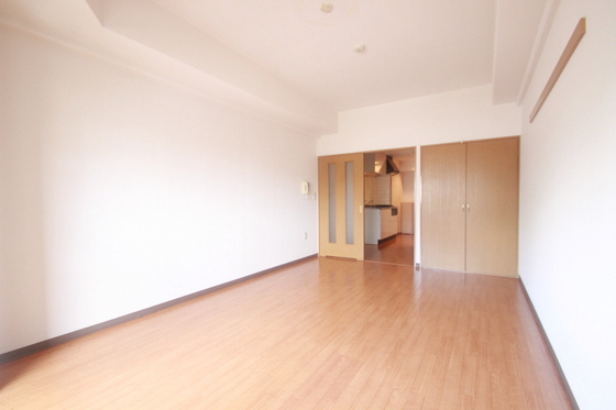 居室・リビング　掲載写真は同マンション別部屋参考写真となります。