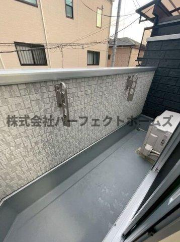 バルコニー　暖かな日差しのふりそそぐバルコニー