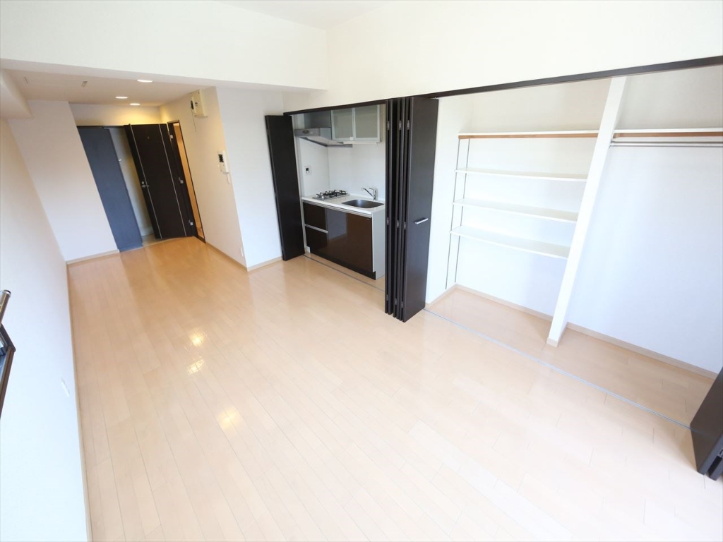 居室・リビング　洋室14.4帖　エアコン完備