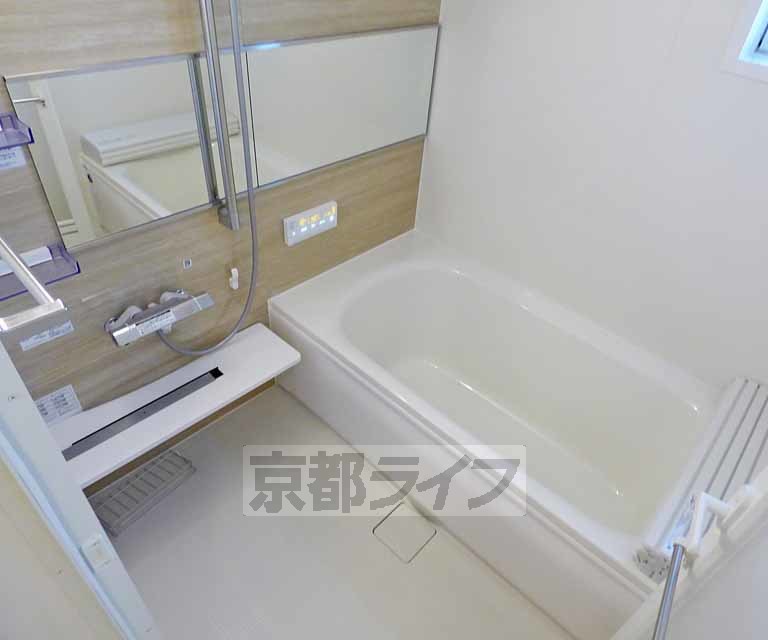 バス・シャワールーム　広々としていて使いやすいです