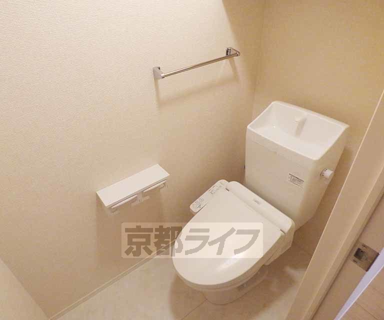 トイレ　ウォシュレット付きです