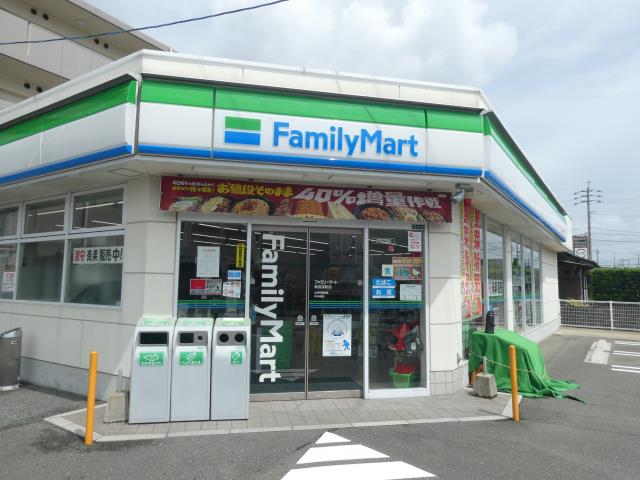 コンビニ　ファミリーマート（コンビニ）まで622m