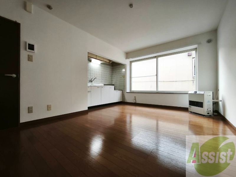 居室・リビング　広々としたリビングですね。使い勝手がよさそうですね！