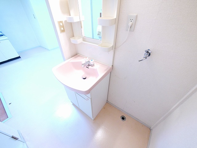 洗面設備　コンパクトで使いやすい洗面所