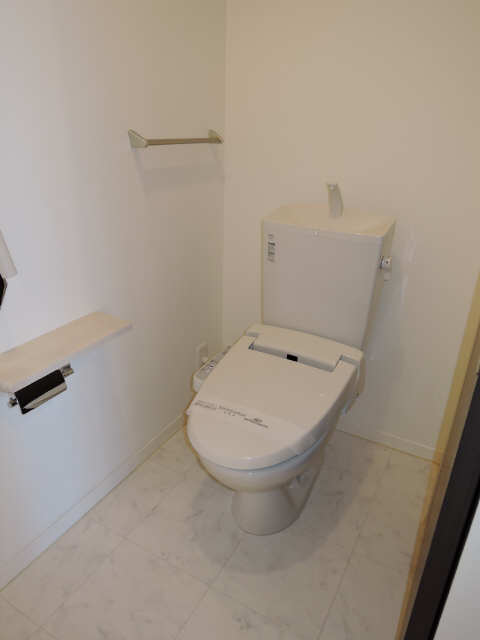 トイレ　シャワー付トイレです