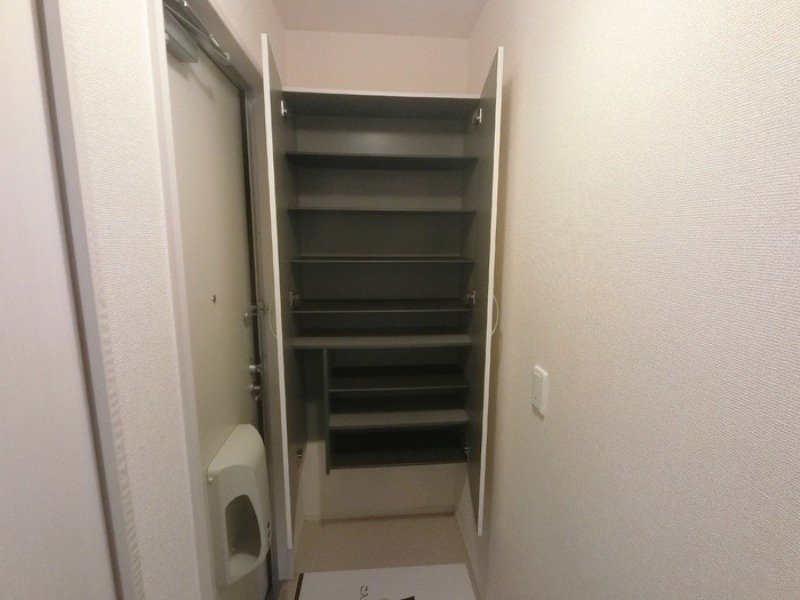 玄関　図面と現状に相違がある場合には現状を優先