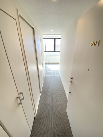 玄関　クリスタルブライト本町東　廊下