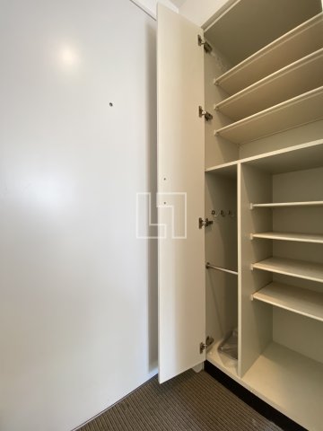 収納　クリスタルブライト本町東　シューズボックス