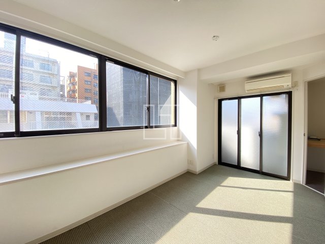 居室・リビング　クリスタルブライト本町東　リビング