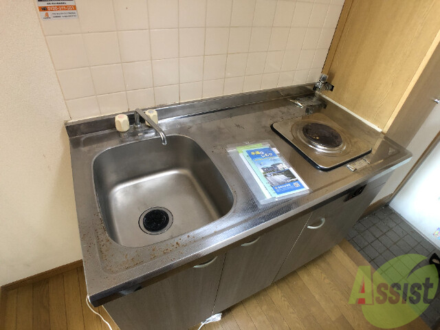 キッチン　シンプルなキッチンです。一人暮らしは最適ですね。