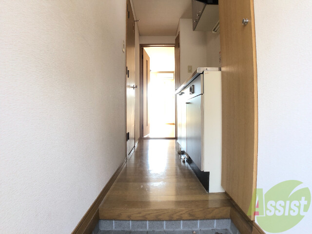 玄関　玄関からの様子を撮影してみました。動線になります。