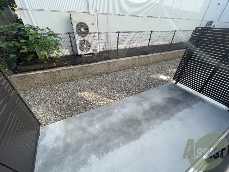 バルコニー　バルコニーが付いているので晴れた日は洗濯物が沢山干せますね。