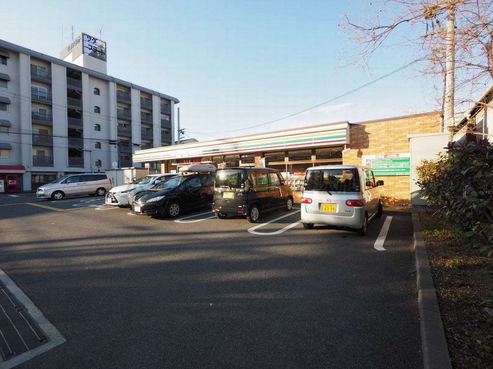 コンビニ　セブン-イレブン大阪今津中１丁目店（コンビニ）まで212m