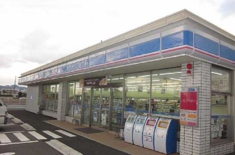 コンビニ　ローソン 松江東津田町店（コンビニ）まで489m
