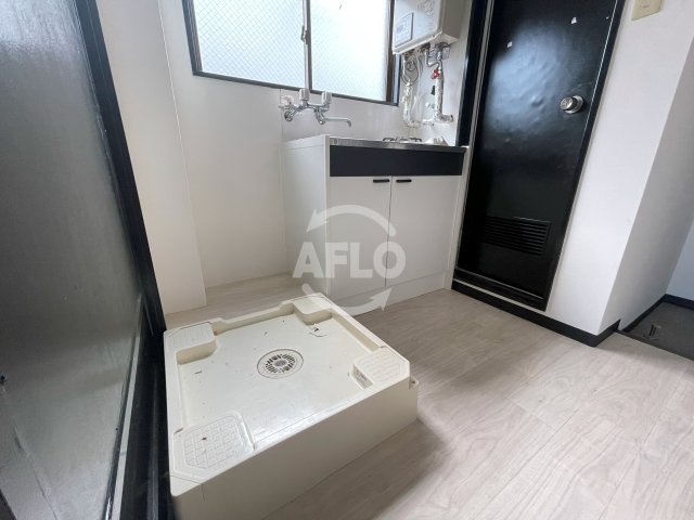 洗面設備　OLA COURT西田辺　洗濯機置き場