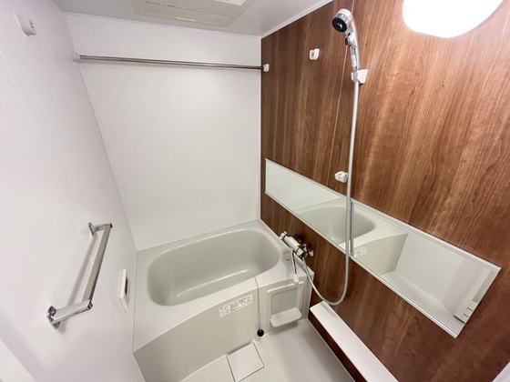 バス・シャワールーム　※別部屋の写真です