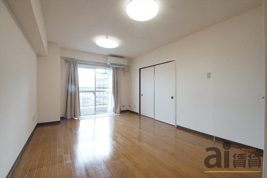 居室・リビング　※他号室写真です。