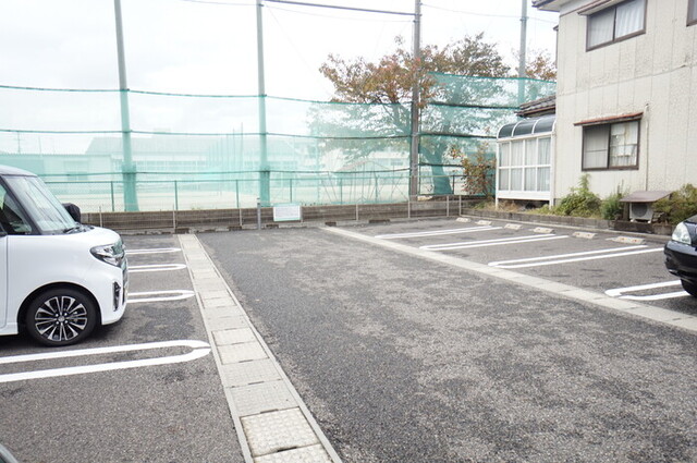 駐車場　駐車場