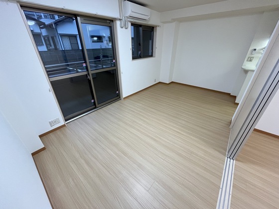 居室・リビング　※別部屋の写真です