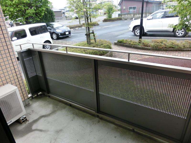 バルコニー　同タイプの室内写真です。