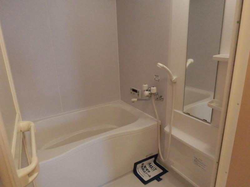 バス・シャワールーム　同タイプの室内写真です。