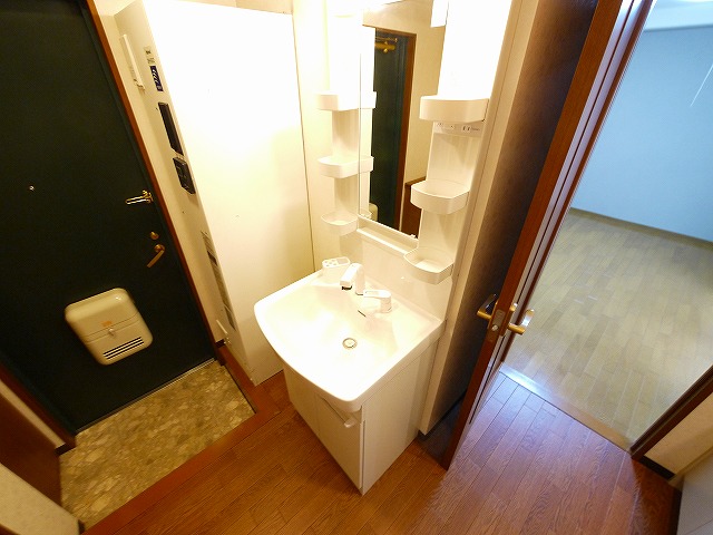 洗面設備　忙しい朝には欠かせない洗面所です