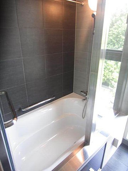 バス・シャワールーム　※別部屋の参考写真です。