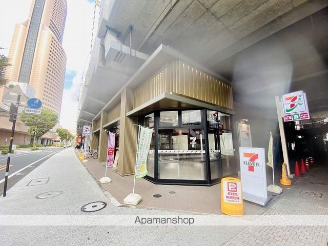 コンビニ　セブンイレブン（コンビニ）まで551m