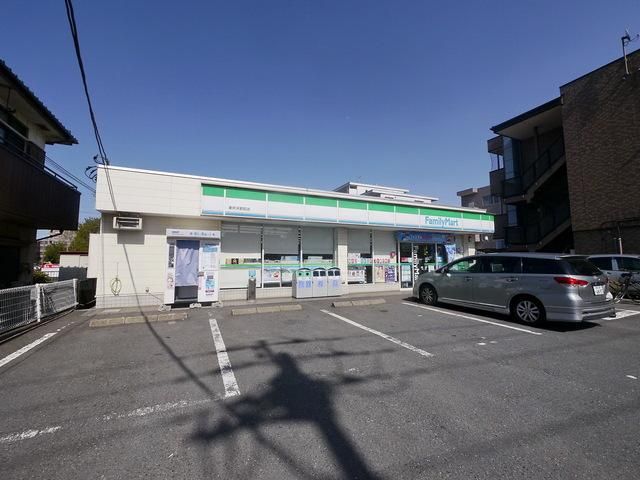 コンビニ　ファミリーマート東所沢駅前店（コンビニ）まで698m