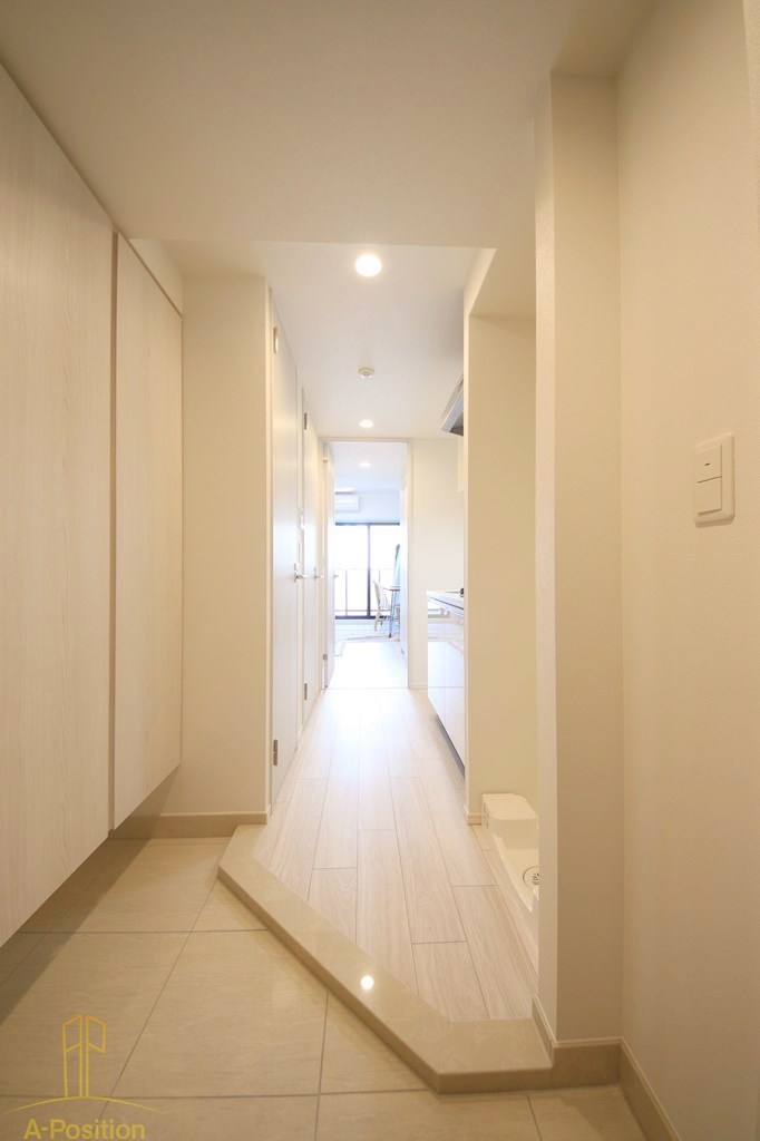 玄関　ルネフラッツ谷町四丁目