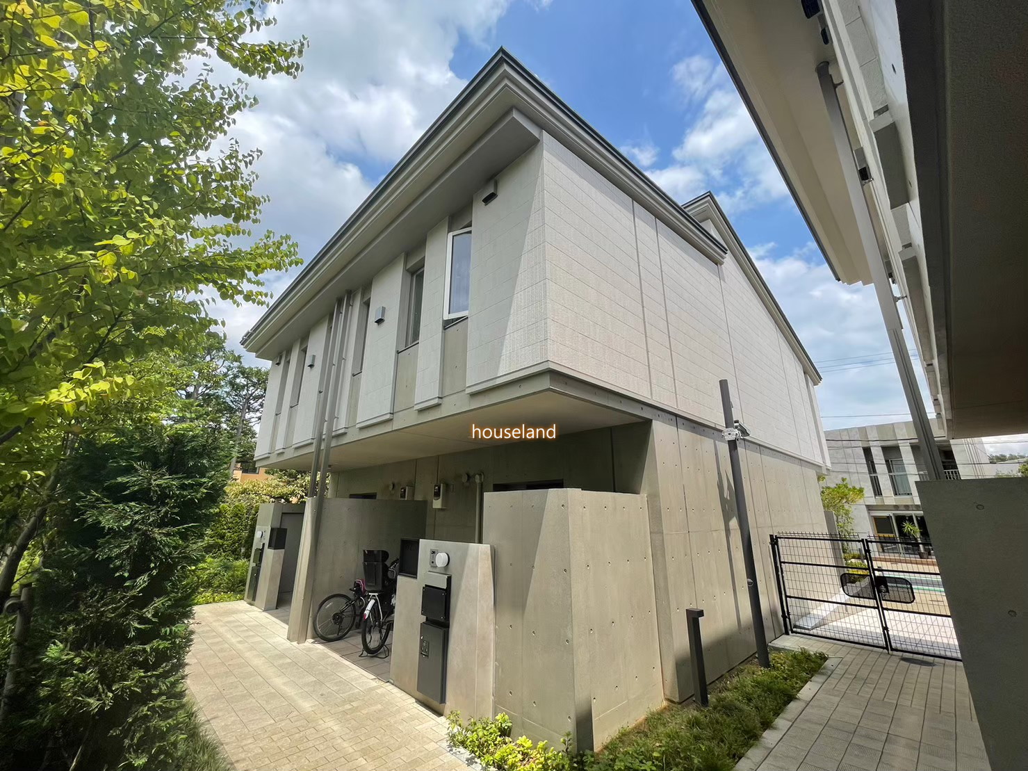 建物外観　記載の無料通話でリアルタイムな空室状況をお伝えいたします