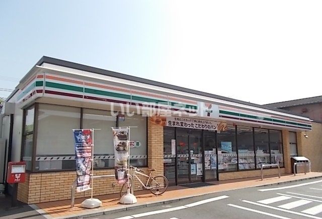 コンビニ　セブンイレブン 小田原鴨宮駅南店（コンビニ）まで373m