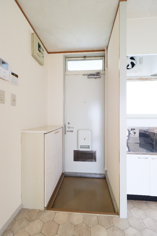 玄関　図面と現状に相違がある場合には現状を優先