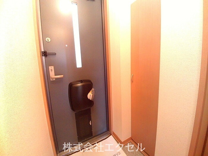 玄関　シューズBOX完備の玄関です。