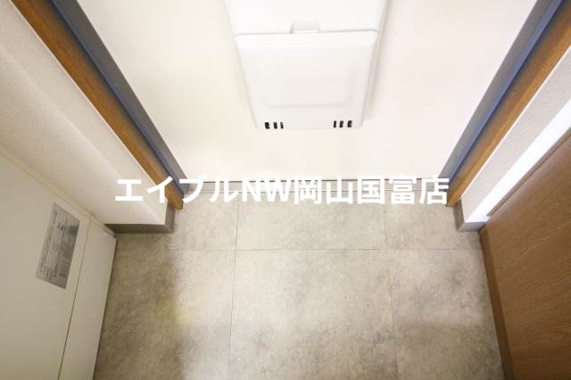 玄関　他のお部屋の写真です。実際とは異なります。