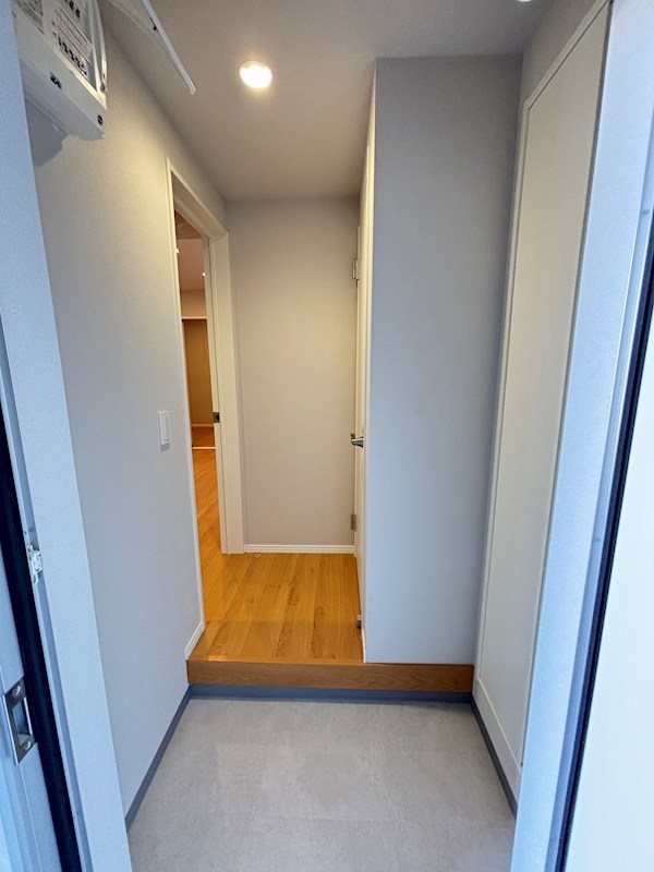 玄関　※同間取り・仕様別部屋参考画像