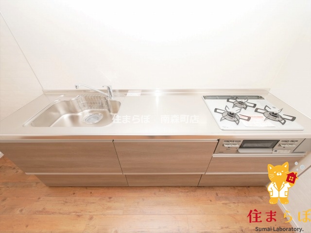 キッチン　「ただの部屋探しじゃない。“あなたの暮らし”探しです。」