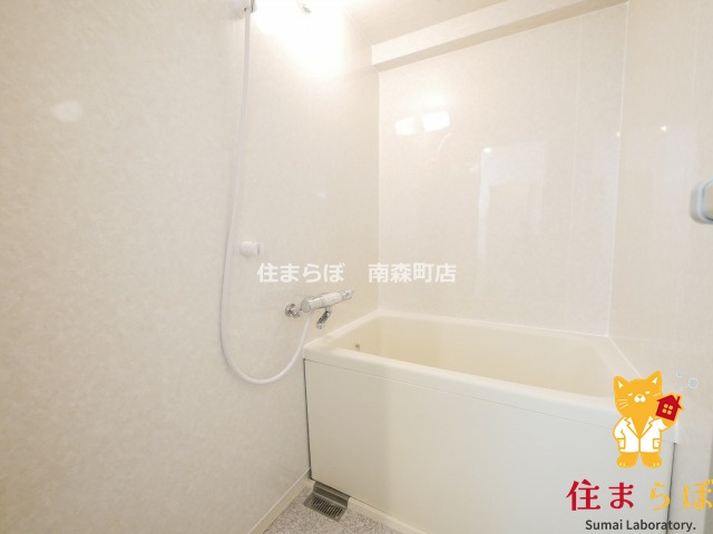 バス・シャワールーム　「見た目じゃなく、心に“しっくりくる”を大切に。」