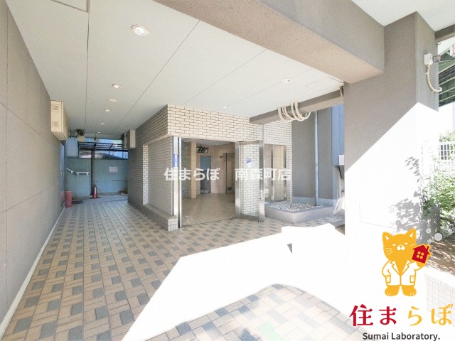 エントランス　「暮らしの設計図は、ここから始まります。」